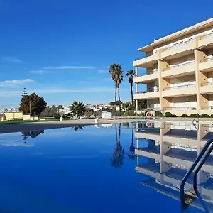 https://front-beach-apartment-quinta-da-barracuda.hotelaalgarve.com